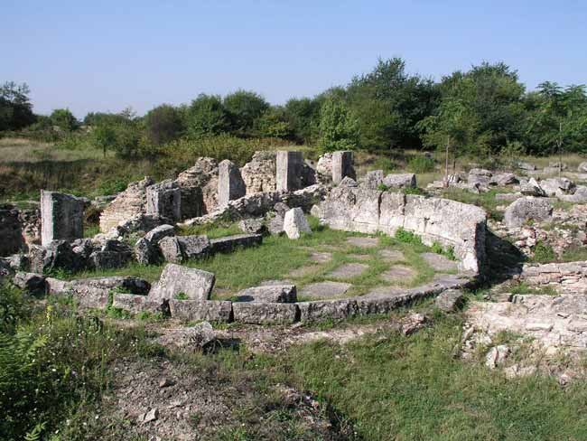 Археологически резерват "Никополис ад Иструм"